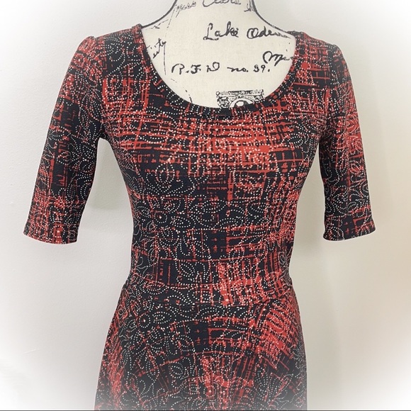 💕Like New Lularoe Nicole Fit & Flair Dress white on black and red💕 - Picture 4 of 10